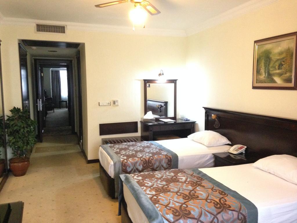 Omur Hotel Акчай Экстерьер фото